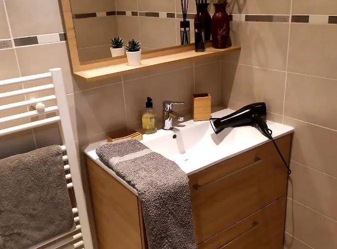 Private Independant Flat - Center - 2 Balconies Lourdes