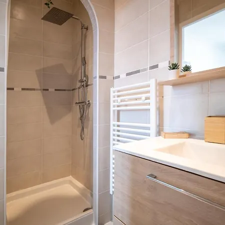 Private Independant Flat - Center - 2 Balconies Lourdes